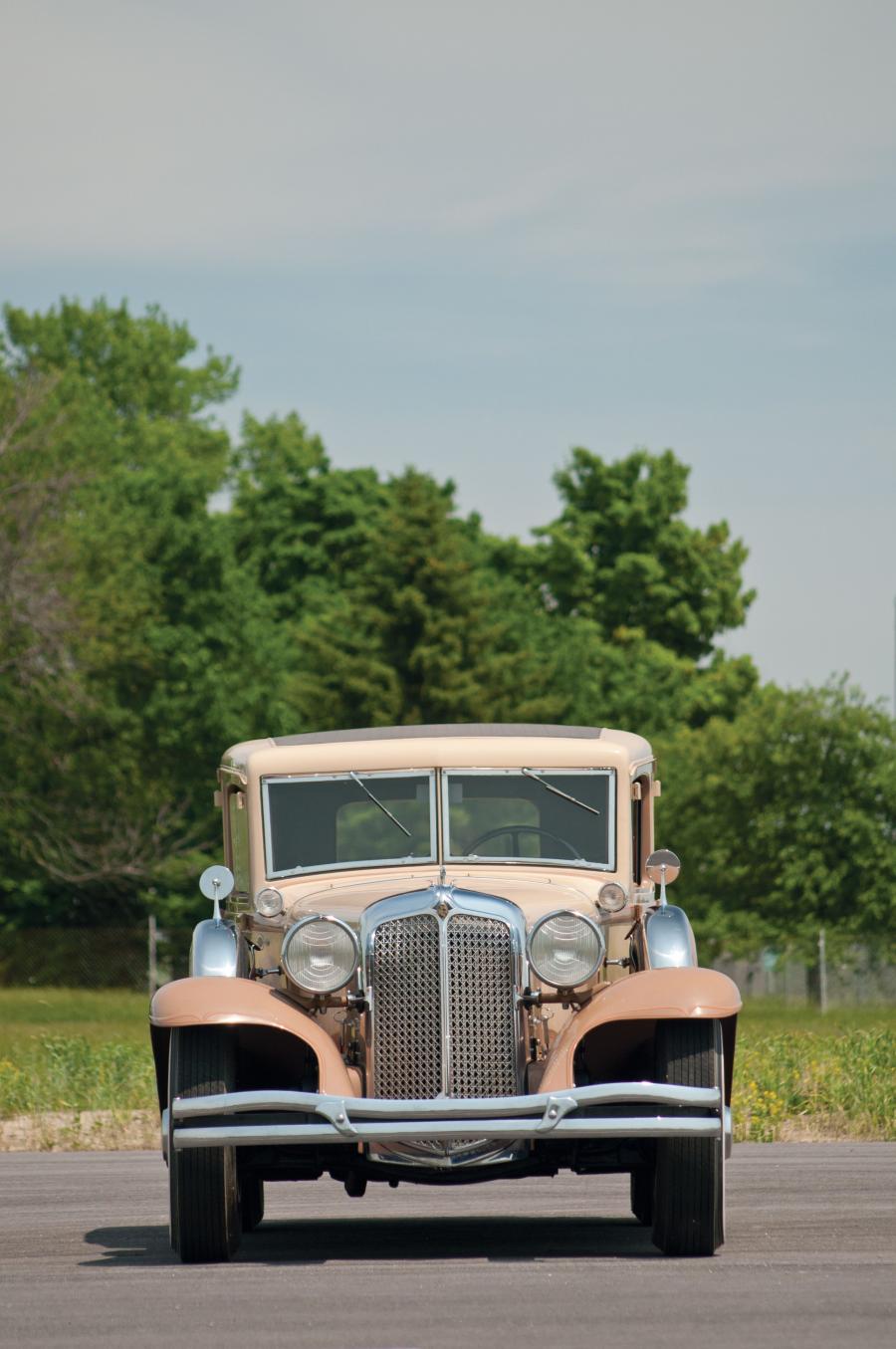  Chrysler Imperial Close-Coupled Sedan 1931 года  (фото 11 из 20)